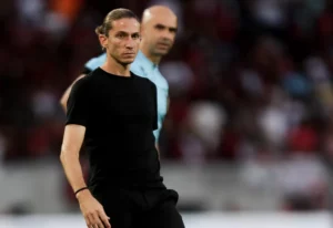 Filipe Luís detona Pedro no Flamengo: 'Lamentável, beirou o ridículo'