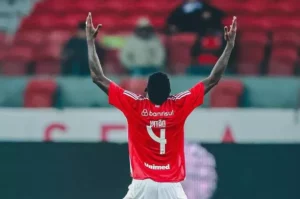 Vitão pode desfalcar Inter após julgamento no STJD nesta semana