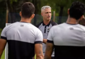 Técnico estreia no ABC com empate e avalia: 