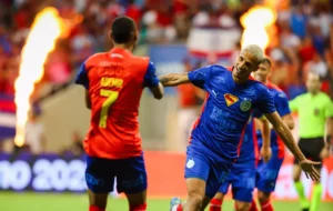 Bahia 2 x 1 Atlético-MG - Vitória aos 51 minutos digna do Super-Homem