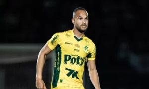 Vitória negocia João Victor com Mirassol por R$ 2,7 milhões