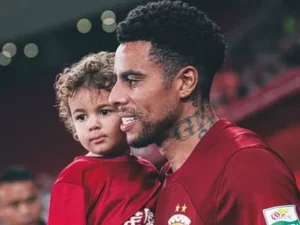 Gustagol treina no Criciúma durante férias antes de voltar à China