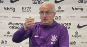 Dorival diz que caos político atrapalhou Corinthians no mercado