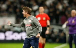 Seabra admite queda do Bragantino e mira reação no Brasileirão