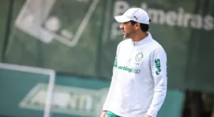 Abel mira reação do Palmeiras contra Corinthians no Dérbi de 2025