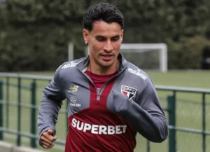 Lucas e Ferreira aprimoram transição e Crespo comanda tático no São Paulo