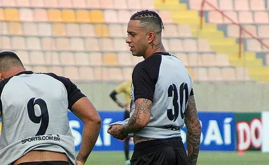 Após polêmica, Corinthians tira ex-zagueiro de jogo contra Boca Juniors