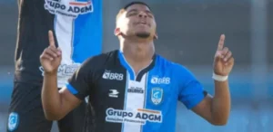 Capital-DF 3 x 0 Porto Velho-RO - Despedida honrosa no JK