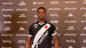 Thiago Mendes é apresentado no Vasco e destaca projeto do clube