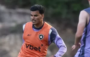 Fortaleza desiste de Danilo Barbosa e busca novo volante na Série A