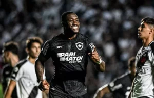 Bastos avança na recuperação e pode reforçar Botafogo em outubro