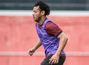 Romarinho revela negócio frustrado com Corinthians e mira início no Vitória