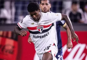 Lucas Ferreira segue como dúvida para São Paulo x Flamengo