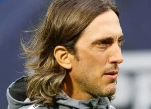 São Paulo aguarda para regularizar Crespo, por pendência com Zubeldía