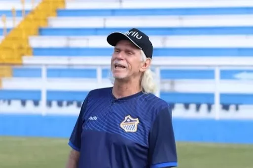 Água Santa confirma saída do técnico Sérgio Guedes (Foto: Daniel Gimenes / EC Água Santa)