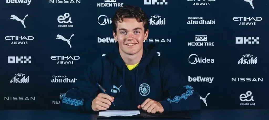 Manchester City anuncia acerto com meia norueguês de 18 anos
