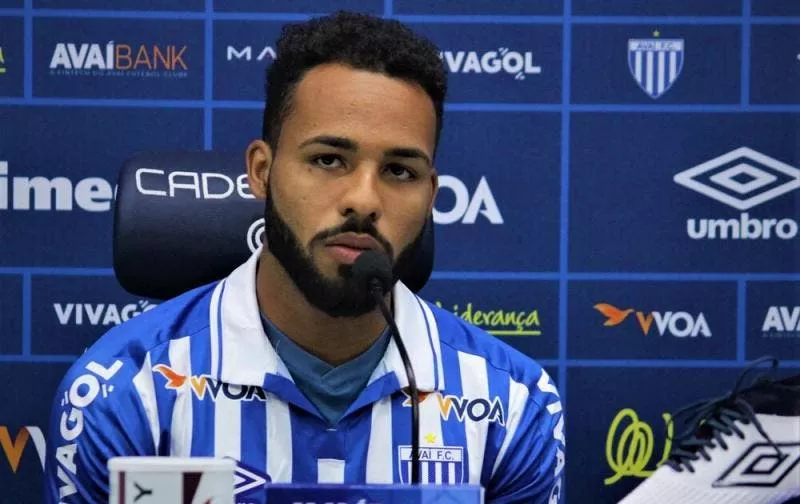 Vinícius Jaú, do Blumenau, é o artilheiro da Série B, com três gols