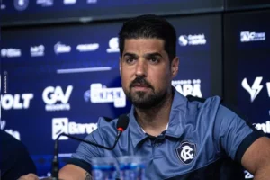 Série B: Técnico do Remo projeta jogo duro e promove trocas contra o Cuiabá