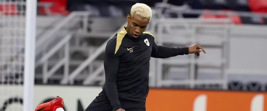 Vasco fecha a contratação do volante Thiago Mendes