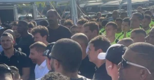 Torcida do Vasco cobra elenco após goleada e sequência ruim