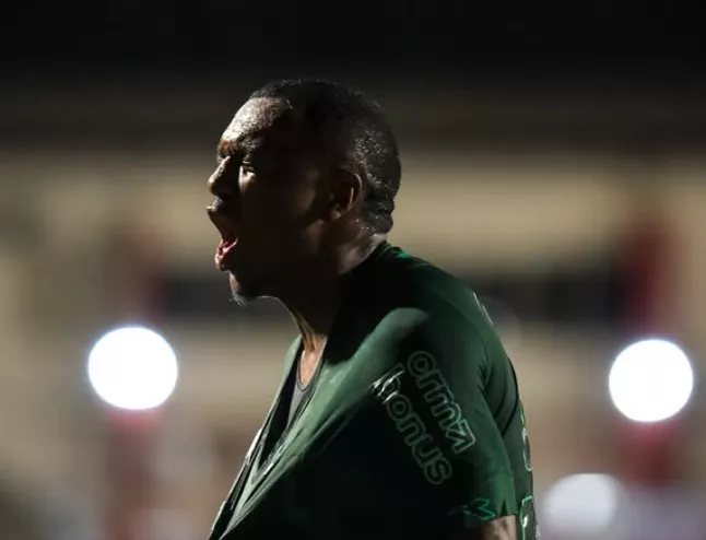 Vila Nova 1 x 2 Coritiba - Coxa assume liderança provisória da Série B 5 Vila Coritiba 4