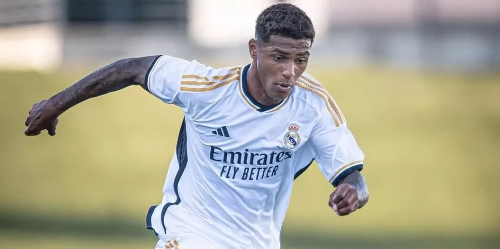 Flamengo avalia a contratação de ex-lateral do Real Madrid 2 Vinicius Tobias real madrid