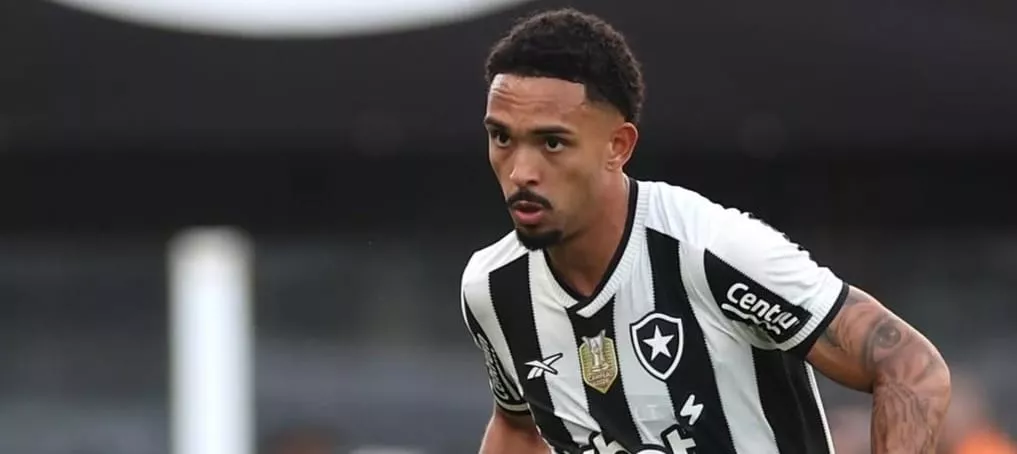 Botafogo recusa oferta de clube inglês por Vitinho