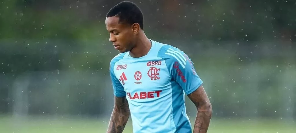 Flamengo abre conversas pela renovação de Wallace Yan