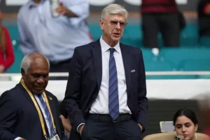 Wenger rebate críticos e defende Mundial: 'Todos querem uma nova edição'