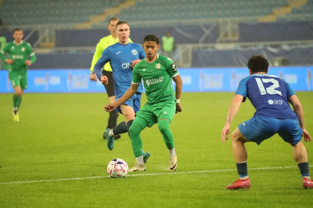 Ex-Sport, atacante vive a segunda temporada em futebol alternativo da Europa 2 WhatsApp Image 2025 07 01 at 16.45.33