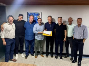 Ex-Presidente do Flamengo faz proposta para comprar Confiança