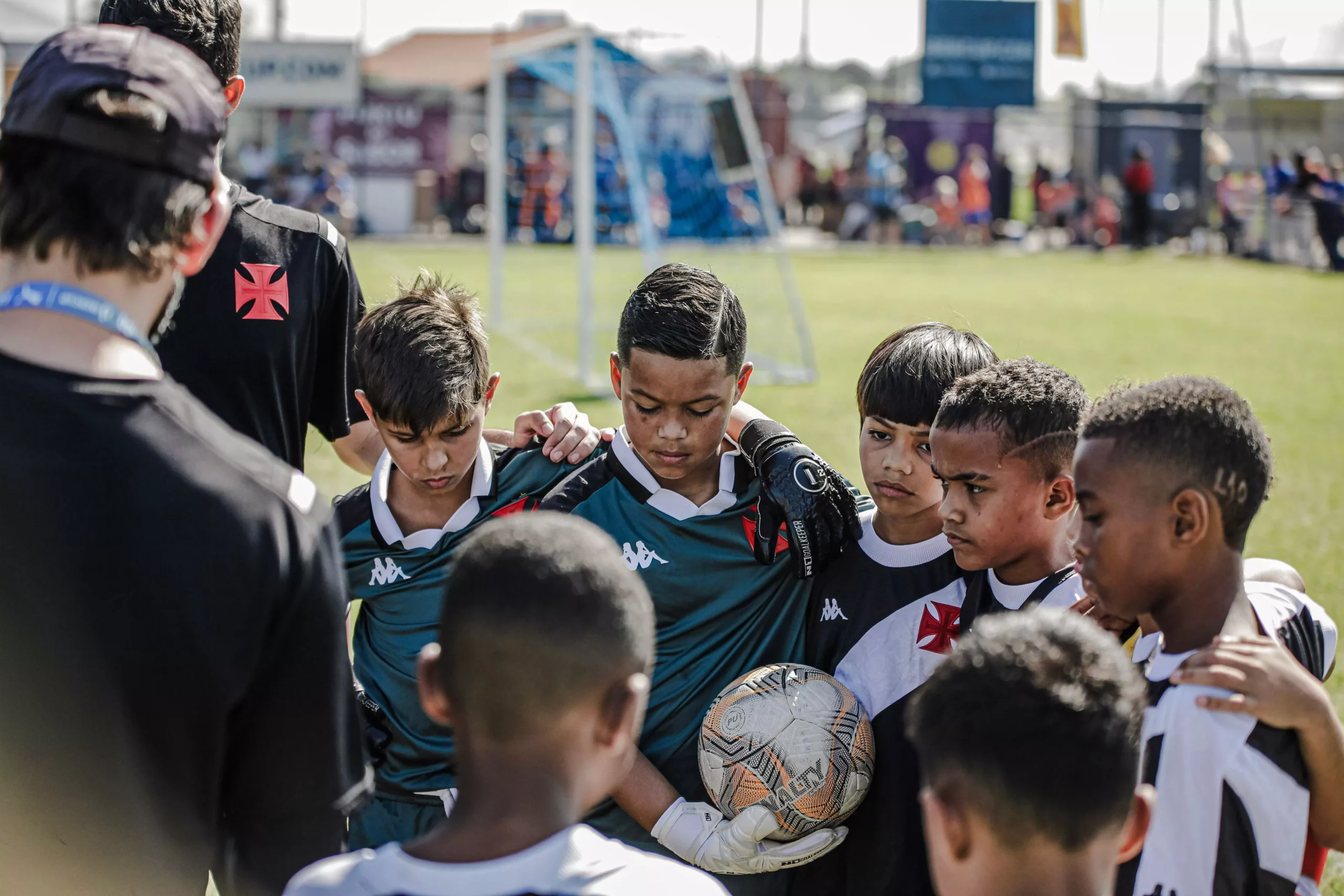 Vasco supera Real Madrid em estreia do maior torneio de futebol infantil do mundo