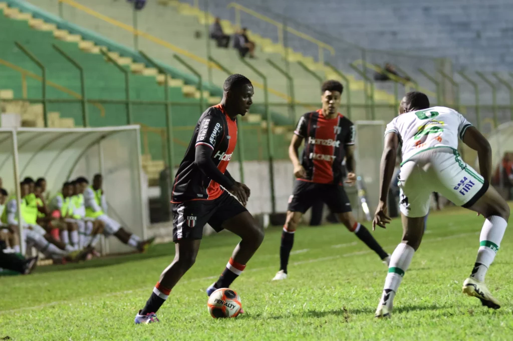 Francana 0 x 0 Botafogo-SP - Jogo movimentado na Copa Paulista 2 Francana 0 x 0 Botafogo-SP - Jogo movimentado termina empatado na Copa Paulista ( Foto: Luiz Fernando Cosenzo / Agência Botafogo)