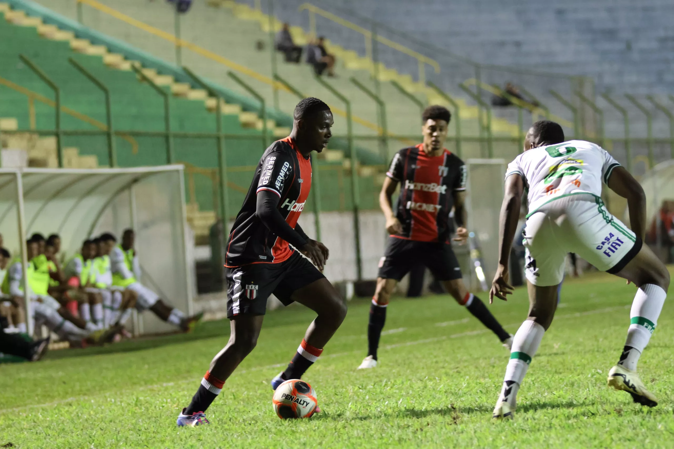 Francana 0 x 0 Botafogo-SP - Jogo movimentado termina empatado na Copa Paulista ( Foto: Luiz Fernando Cosenzo / Agência Botafogo)