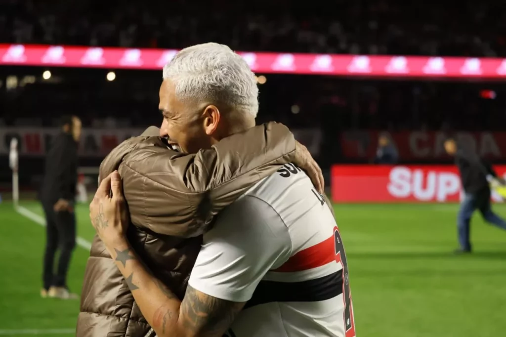 São Paulo 2 x 0 Corinthians - Tricolor vence e afasta a crise no Brasileirão 8 WhatsApp Image 2025 07 19 at 22.07.27