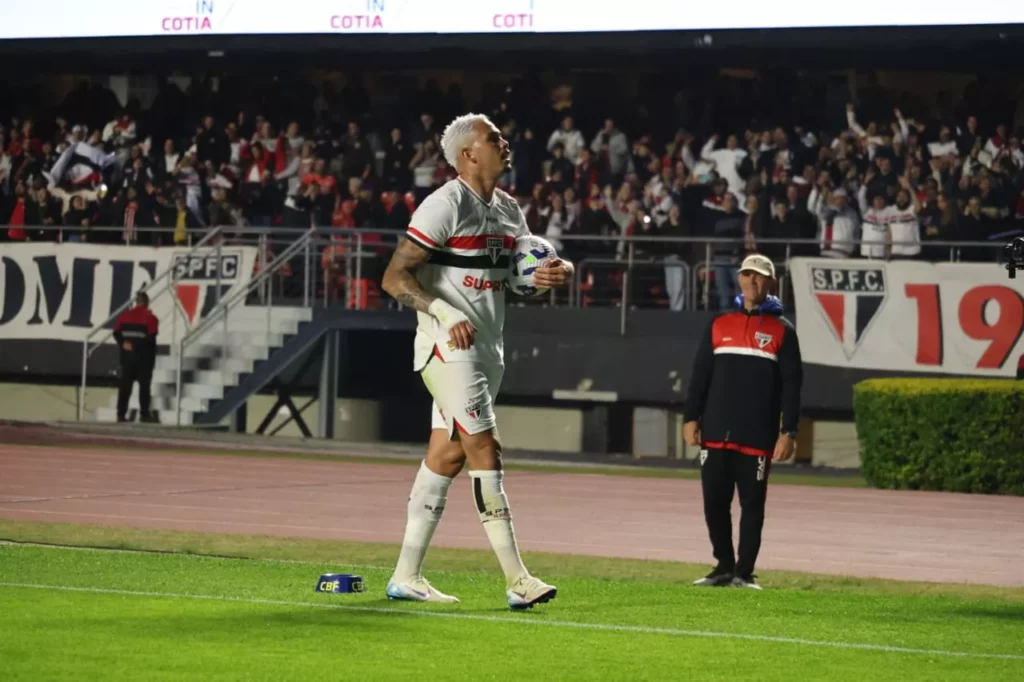 São Paulo 2 x 0 Corinthians - Tricolor vence e afasta a crise no Brasileirão 2 WhatsApp Image 2025 07 19 at 22.07.28 1
