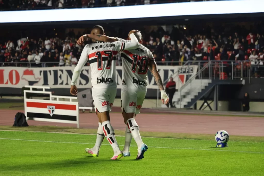 São Paulo 2 x 0 Corinthians - Tricolor vence e afasta a crise no Brasileirão 3 WhatsApp Image 2025 07 19 at 22.07.28