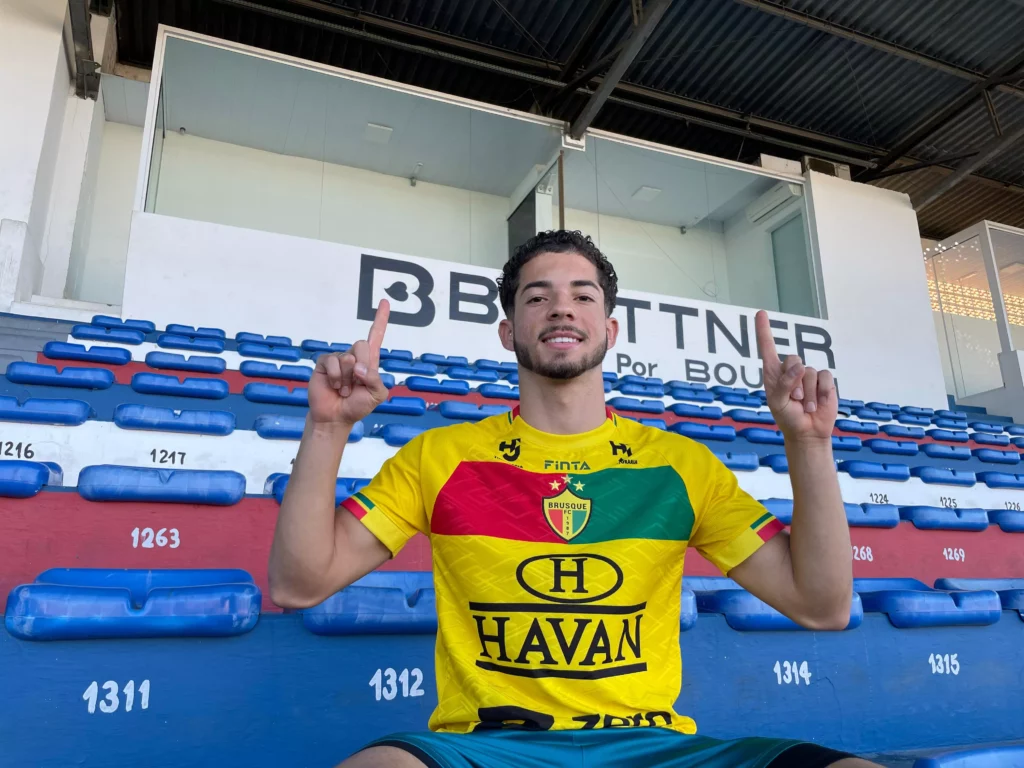 Brusque anuncia atacante que estava no Criciúma