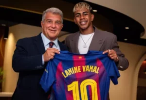 Yamal minimiza polêmica sobre festa: 'Aproveito minha vida fora do CT'