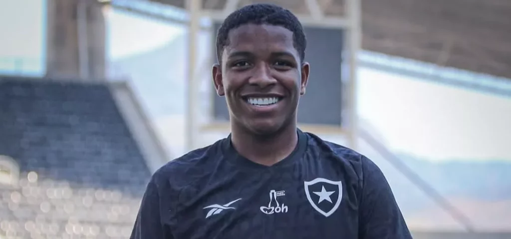 Botafogo negocia promessa com o futebol português