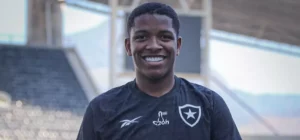 Athletic fecha a contratação de atacante do Botafogo