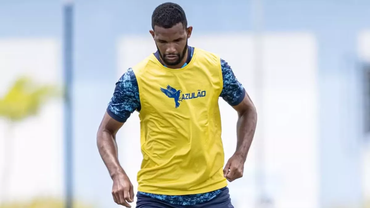 Zagueiro do CSA vê confronto com o Caxias como “final" (Foto: Allan Max/CSA)