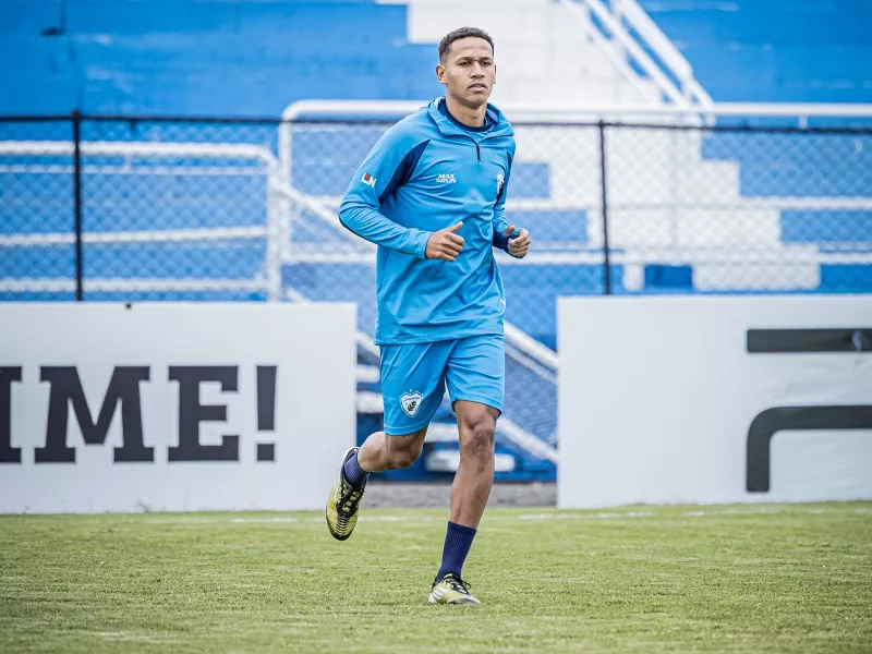 "Feliz demais", diz volante do Londrina após estreia como titular (Foto: Rafael Martins/ LEC)