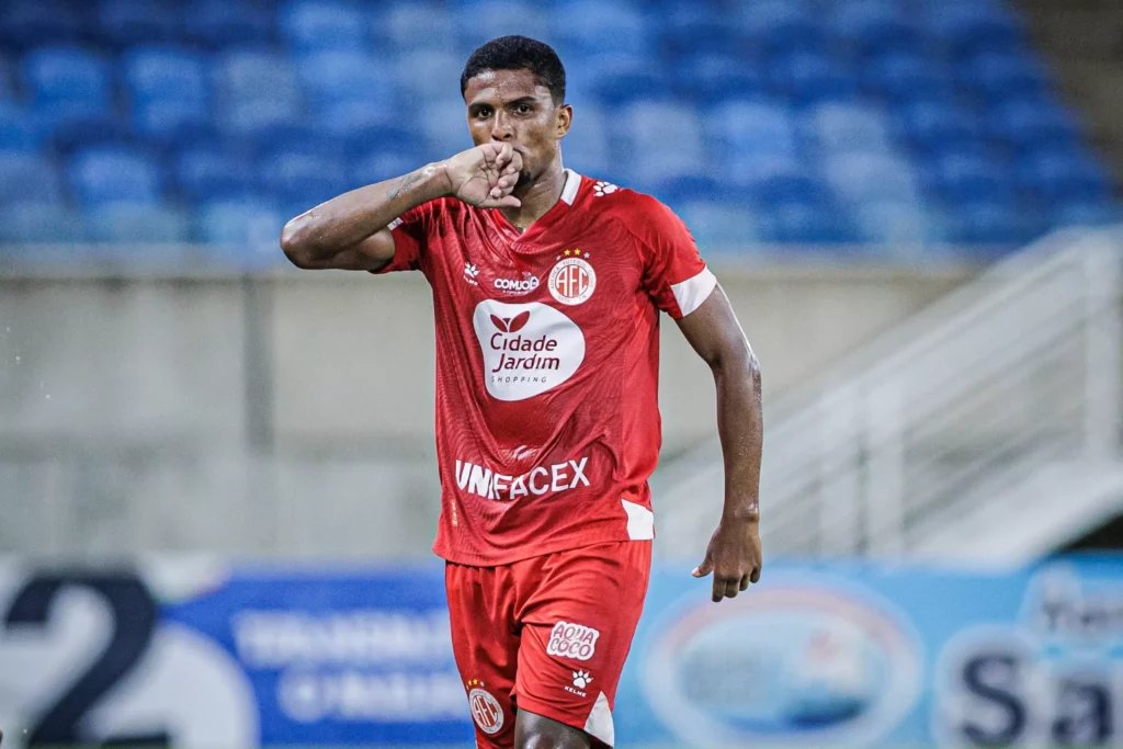 Série B: Criciúma faz proposta por lateral do América-RN