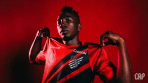 Athletico-PR encerra empréstimo com atacante colombiano