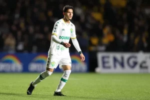 Atacante do Cuiabá minimiza derrota: 