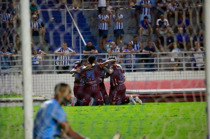 CSA 2 x 3 Caxias - Grená segue isolado na liderança da Série C 1 Caxias supera CSA Série C