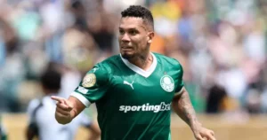 Palmeiras confirma cirurgia bem-sucedida de Paulinho e mantém cautela no retorno do atacante