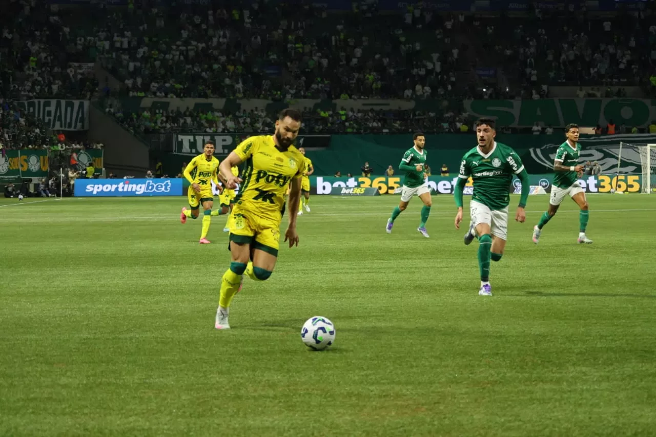 Estreante do Mirassol valoriza empate com Palmeiras no Brasileirão: “Ponto importante”