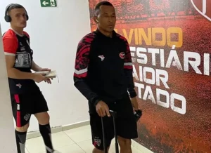 Atacante do Ferroviário lamenta eliminação na Copa do Nordeste: 